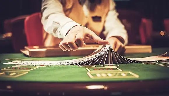 Filipino players browsing 333jili sports and casino on mobile phones
